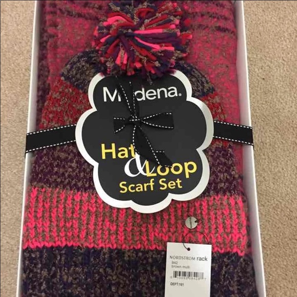 Nordstrom rack Hat & Scarf set in a box - Picture 2 of 9
